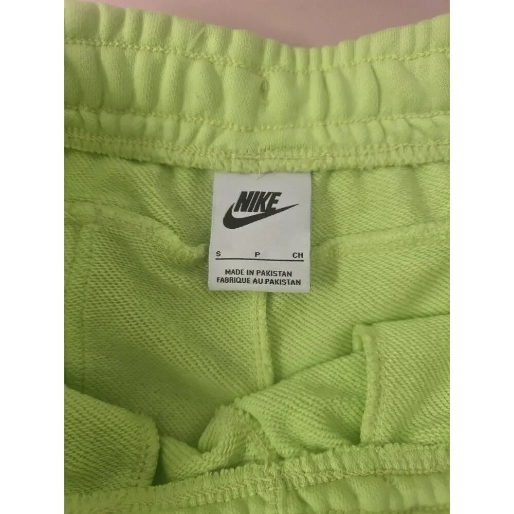 Nike NSW Essentials + French Terry shorts embroidered Neon Green Sz S